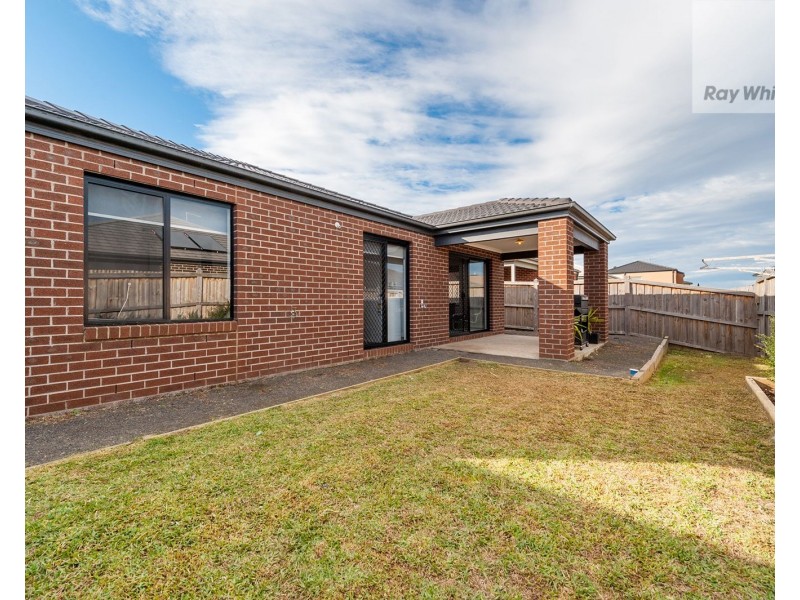 9 Nebula Crescent, Mickleham VIC 3064