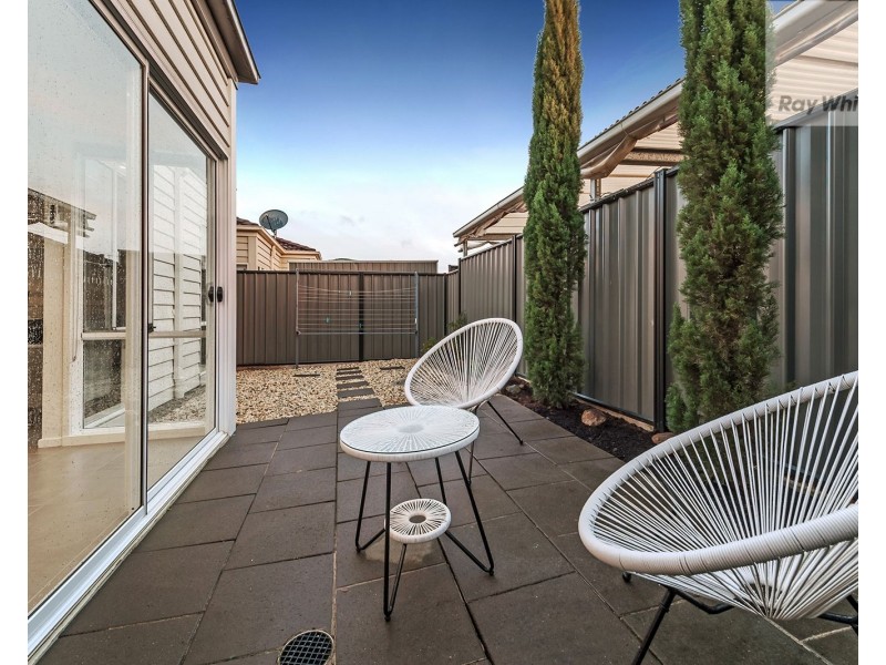 10 Crosskeys Road, Craigieburn VIC 3064