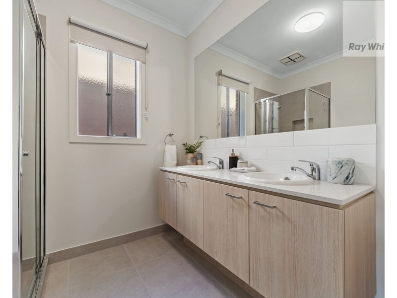 13 Geyser Street, Craigieburn VIC 3064