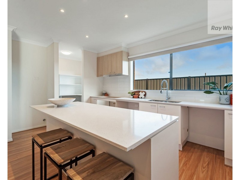 13 Geyser Street, Craigieburn VIC 3064