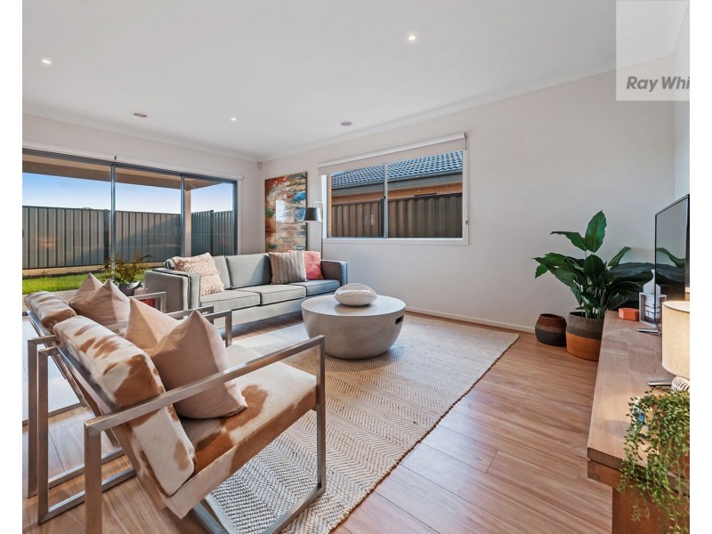 13 Geyser Street, Craigieburn VIC 3064