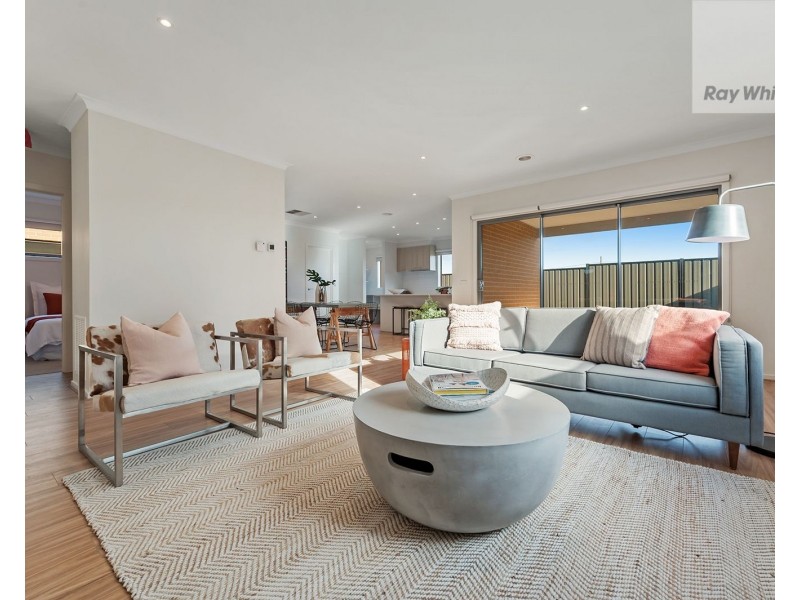 13 Geyser Street, Craigieburn VIC 3064