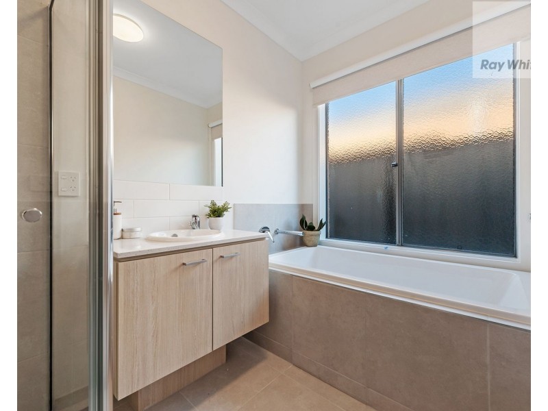 13 Geyser Street, Craigieburn VIC 3064