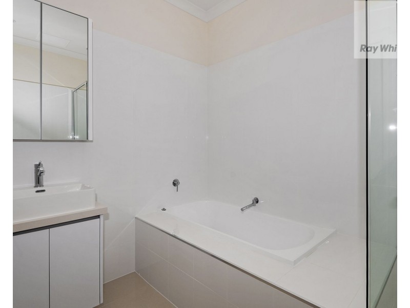 9/70 Hazel Glen Drive, Doreen VIC 3754