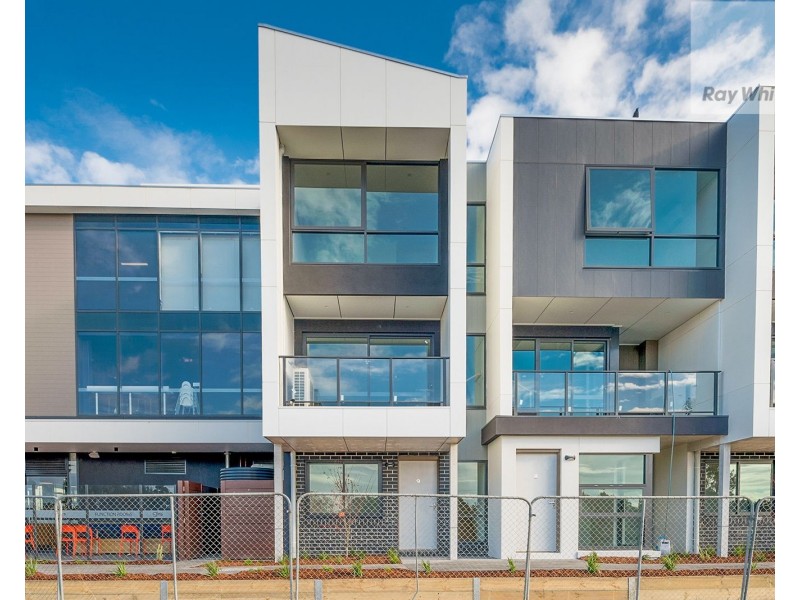 8/70 Hazel Glen Drive, Doreen VIC 3754