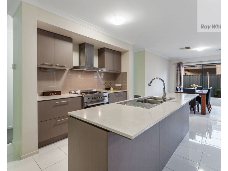 104 Huntington Drive, Craigieburn VIC 3064