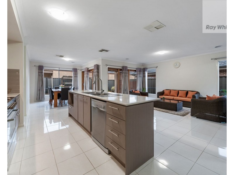 104 Huntington Drive, Craigieburn VIC 3064