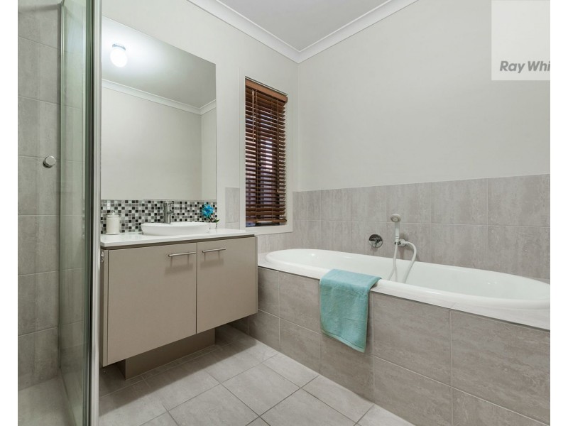 104 Huntington Drive, Craigieburn VIC 3064