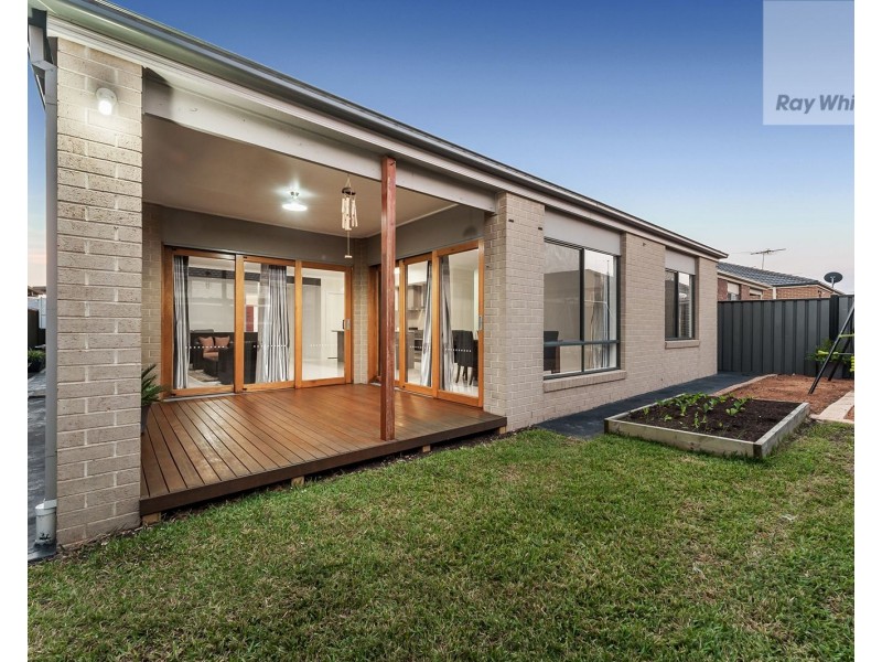 104 Huntington Drive, Craigieburn VIC 3064