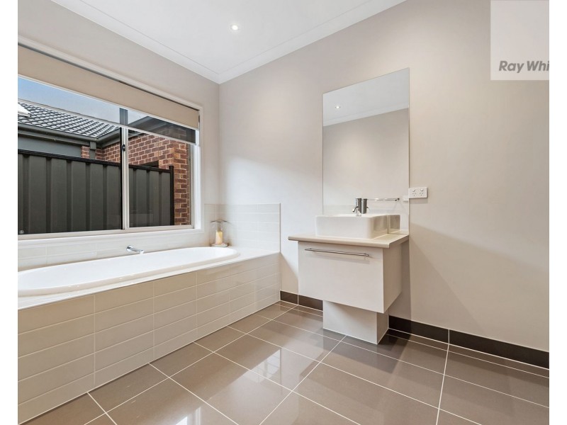 152 Newbury Boulevard, Craigieburn VIC 3064