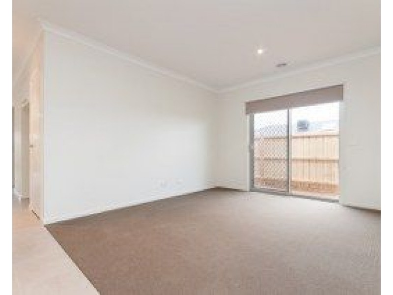 27 Belleview Crescent, Beveridge VIC 3753