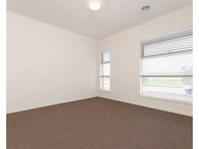27 Belleview Crescent, Beveridge VIC 3753