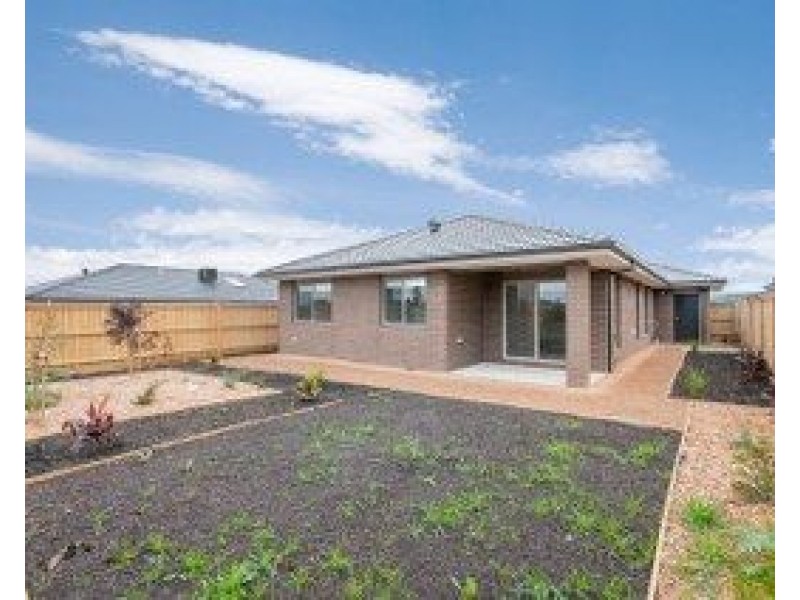 27 Belleview Crescent, Beveridge VIC 3753