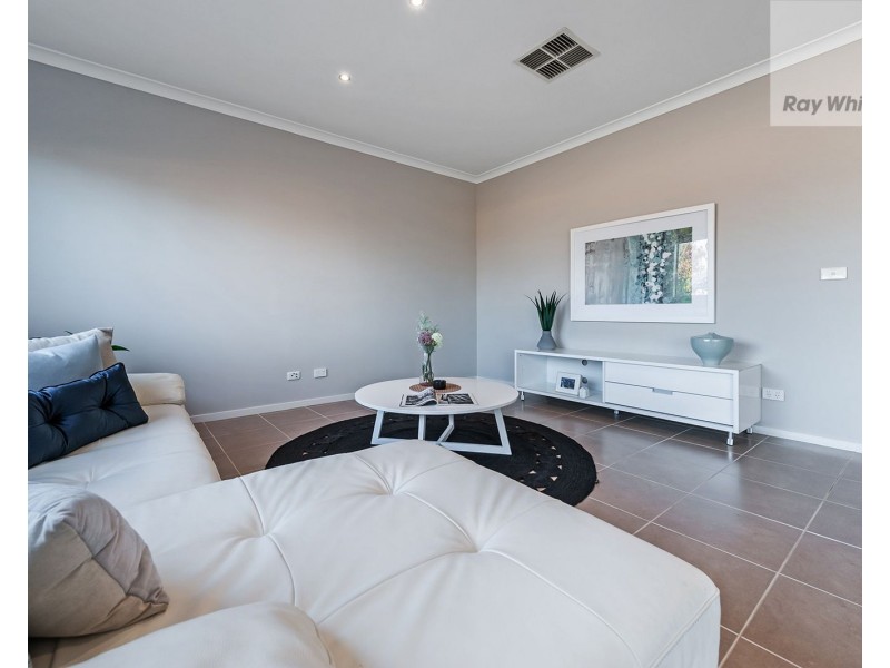 91 Charteris Drive, Craigieburn VIC 3064