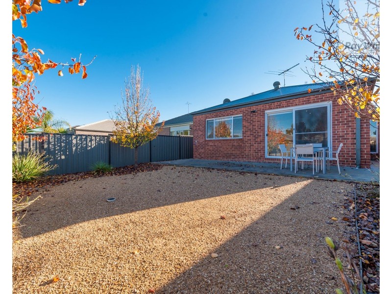 91 Charteris Drive, Craigieburn VIC 3064