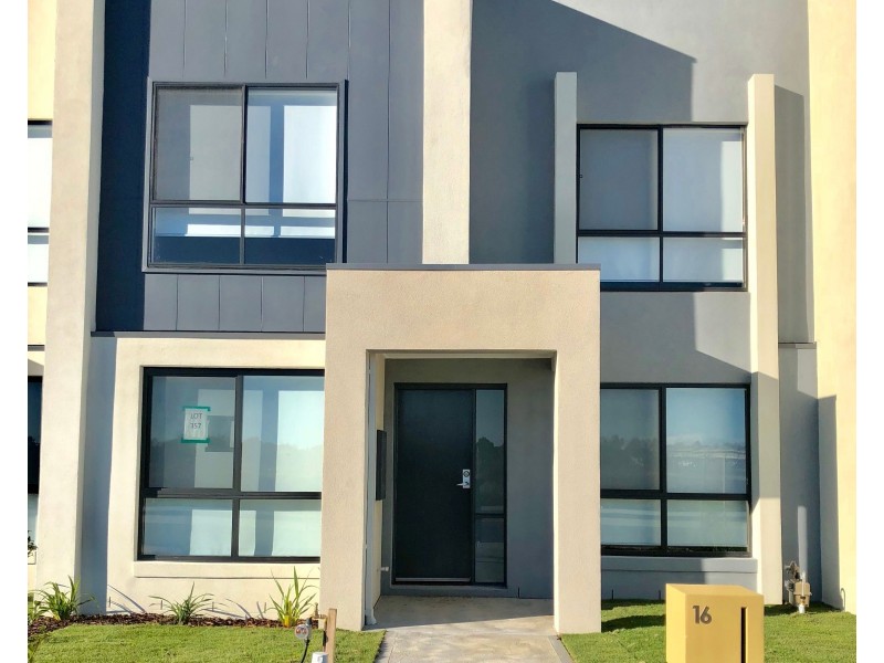 16 Fouz Street, Roxburgh Park VIC 3064