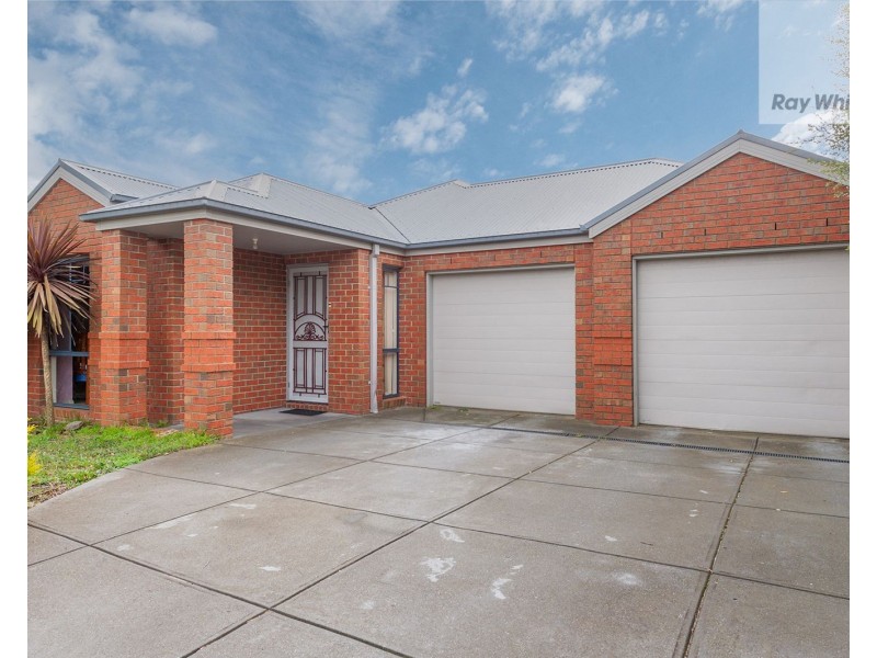8 Sage Hills Place, Craigieburn VIC 3064