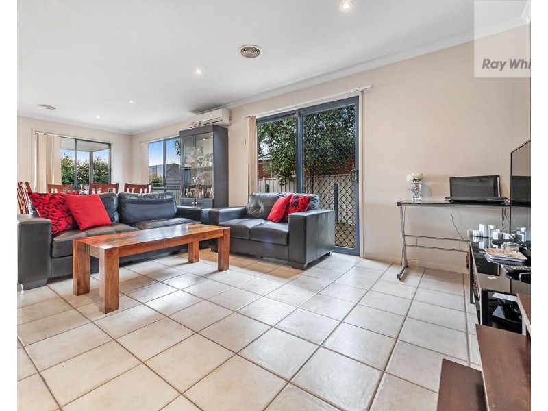 8 Sage Hills Place, Craigieburn VIC 3064