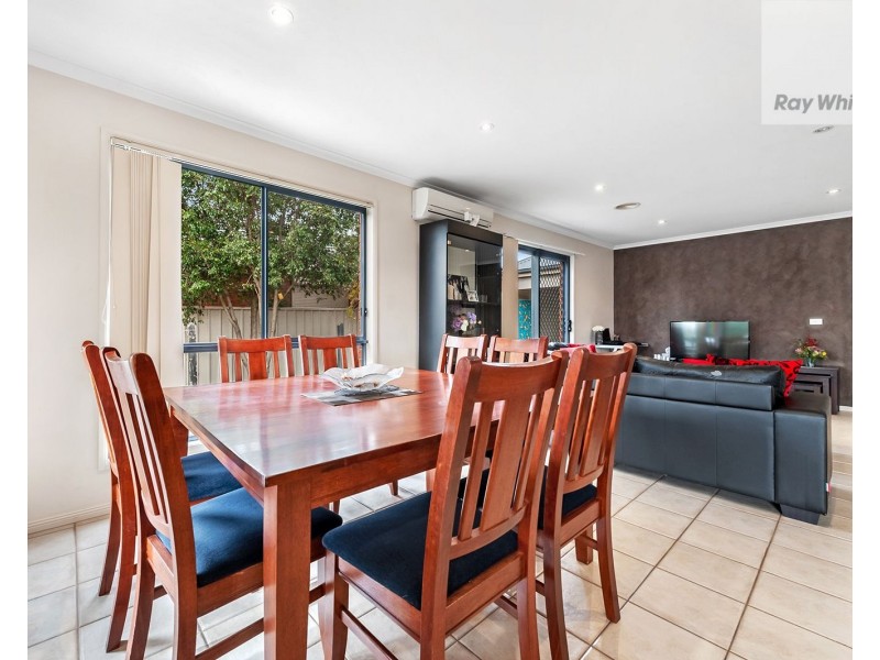 8 Sage Hills Place, Craigieburn VIC 3064