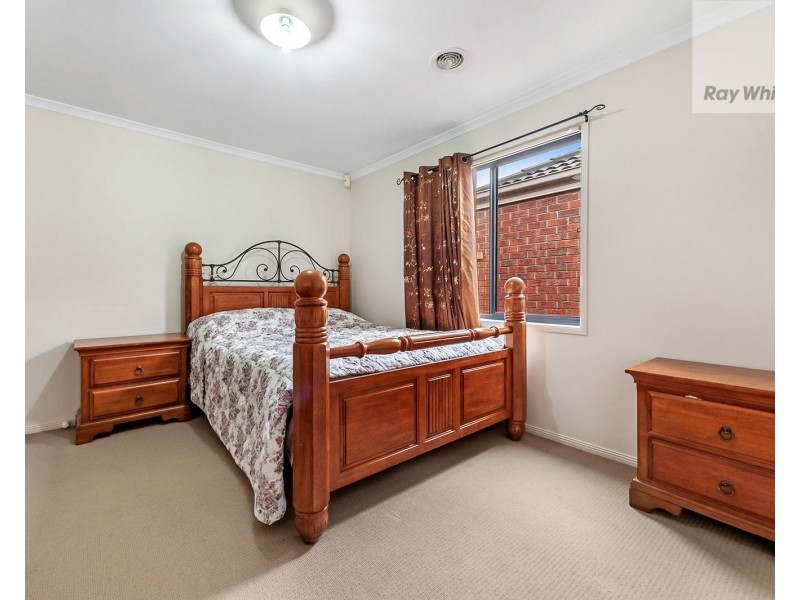 8 Sage Hills Place, Craigieburn VIC 3064
