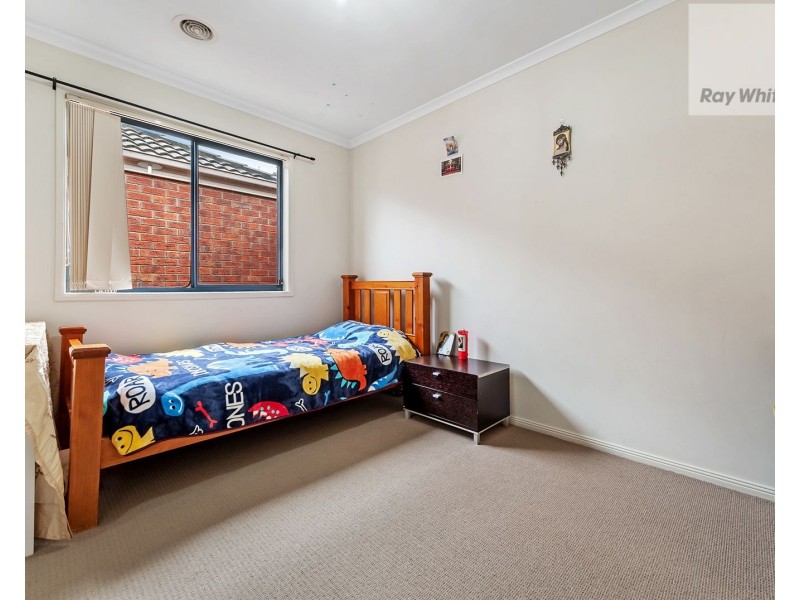 8 Sage Hills Place, Craigieburn VIC 3064