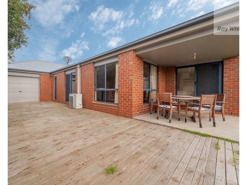 8 Sage Hills Place, Craigieburn VIC 3064