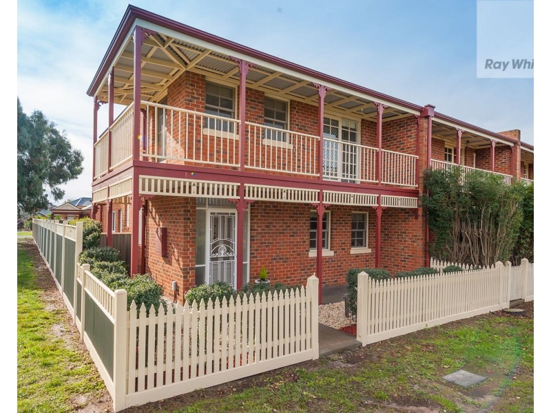 13 Meadowbank Lane, Craigieburn VIC 3064