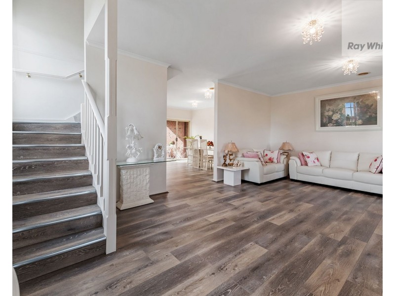 13 Meadowbank Lane, Craigieburn VIC 3064
