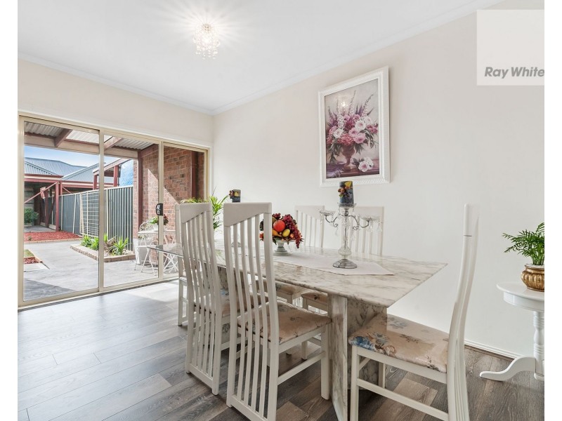 13 Meadowbank Lane, Craigieburn VIC 3064