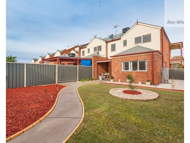 13 Meadowbank Lane, Craigieburn VIC 3064