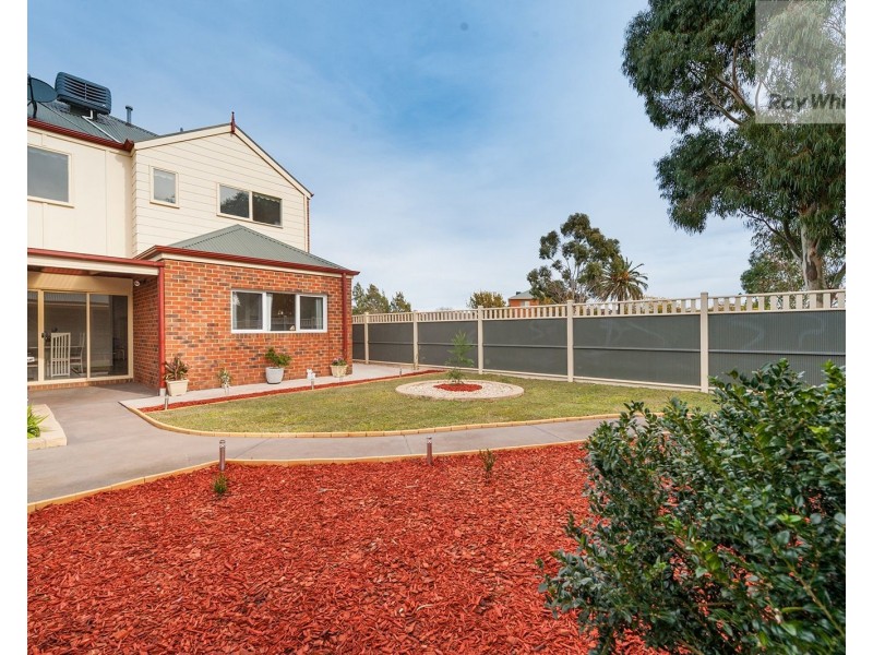 13 Meadowbank Lane, Craigieburn VIC 3064