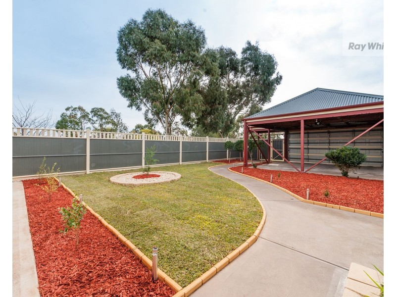 13 Meadowbank Lane, Craigieburn VIC 3064