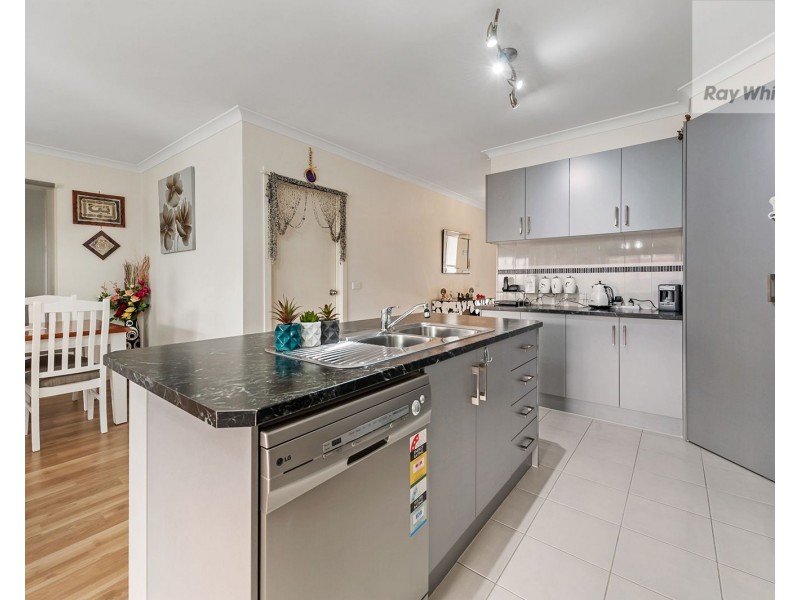 28 Greenham Avenue, Craigieburn VIC 3064