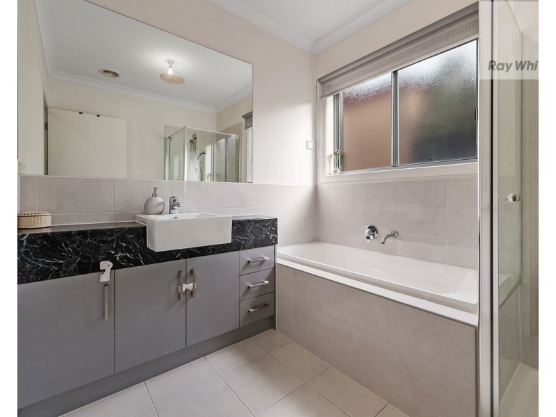28 Greenham Avenue, Craigieburn VIC 3064