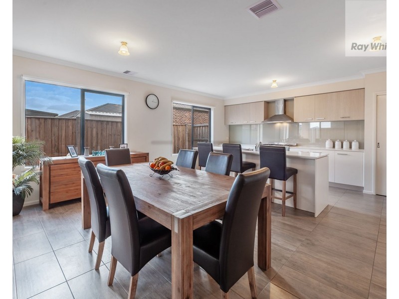 6 Rosette Parade, Mickleham VIC 3064