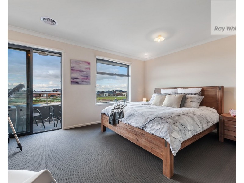 6 Rosette Parade, Mickleham VIC 3064