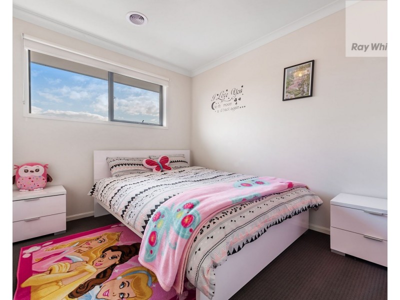 6 Rosette Parade, Mickleham VIC 3064