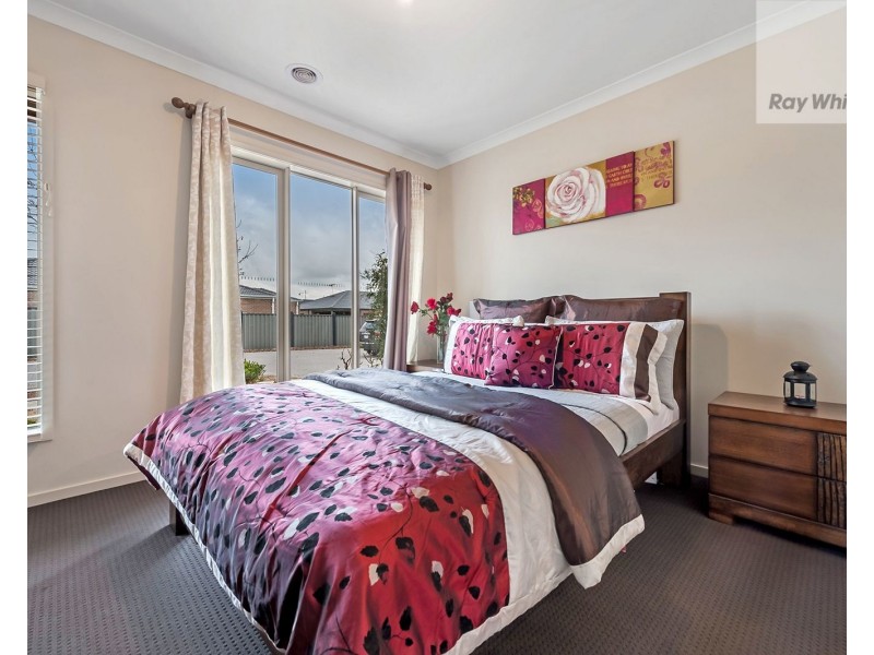 35 Gateshead Street, Craigieburn VIC 3064