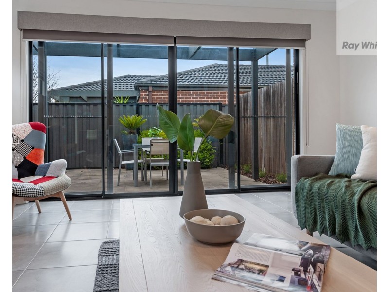 25 Bridgehaven Drive, Craigieburn VIC 3064