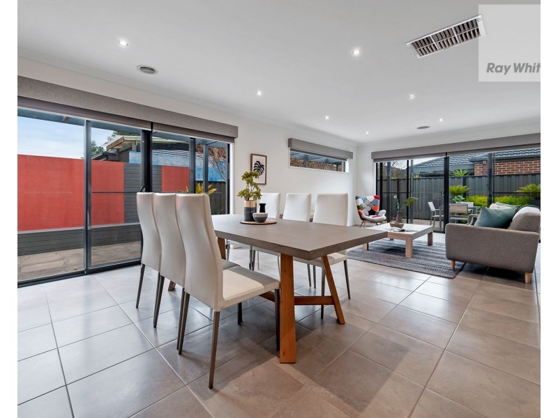 25 Bridgehaven Drive, Craigieburn VIC 3064