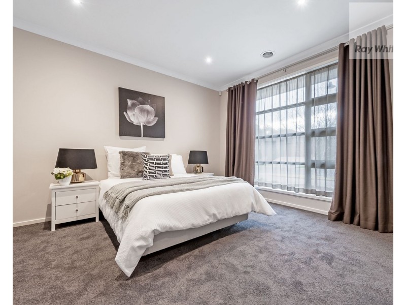 25 Bridgehaven Drive, Craigieburn VIC 3064