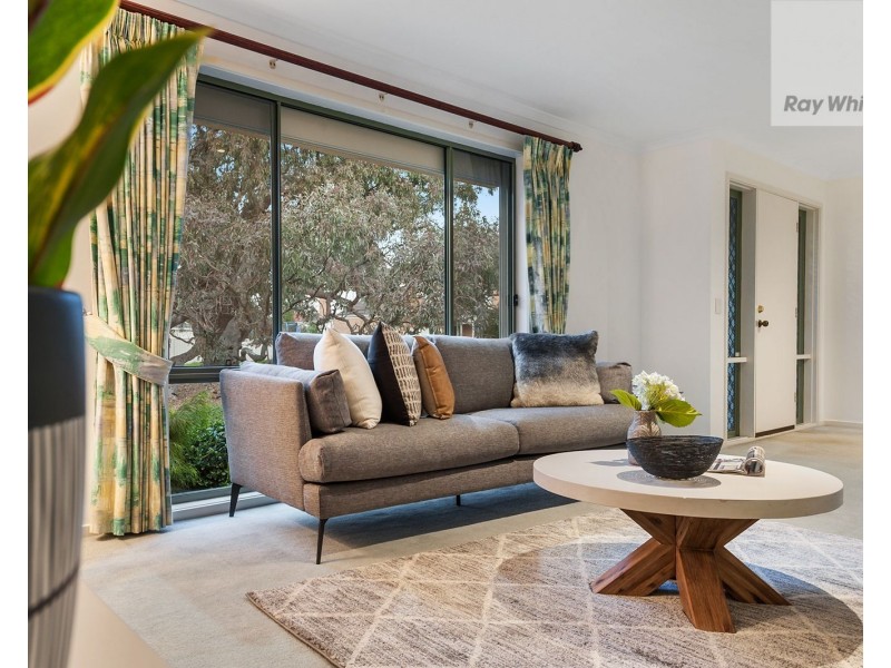 6 Gardenia Close, Craigieburn VIC 3064