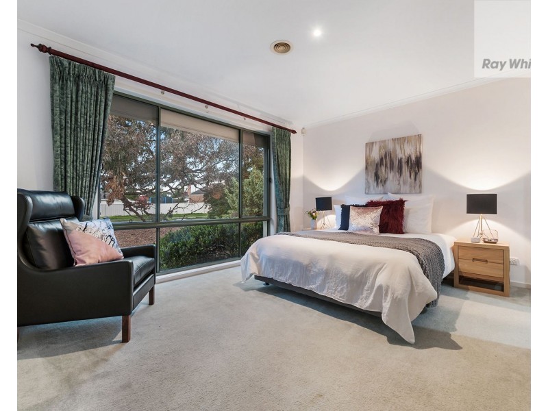 6 Gardenia Close, Craigieburn VIC 3064