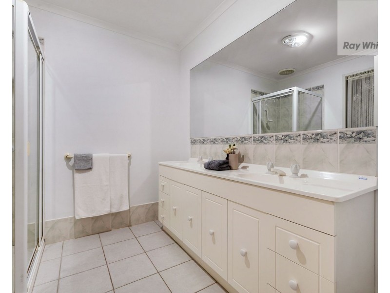 6 Gardenia Close, Craigieburn VIC 3064