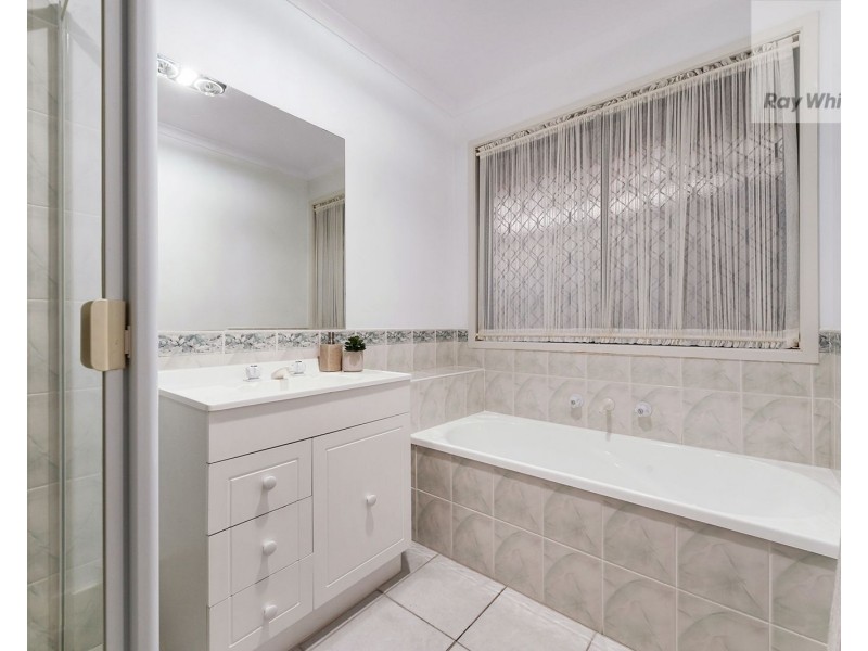 6 Gardenia Close, Craigieburn VIC 3064