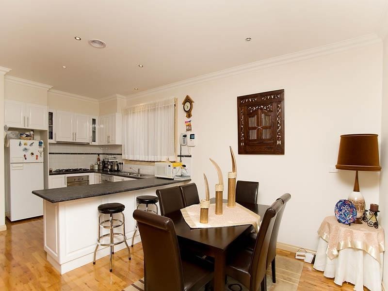 25 Regency Road, Roxburgh Park VIC 3064