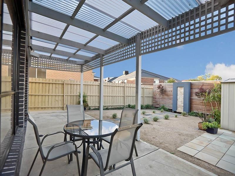 25 Regency Road, Roxburgh Park VIC 3064