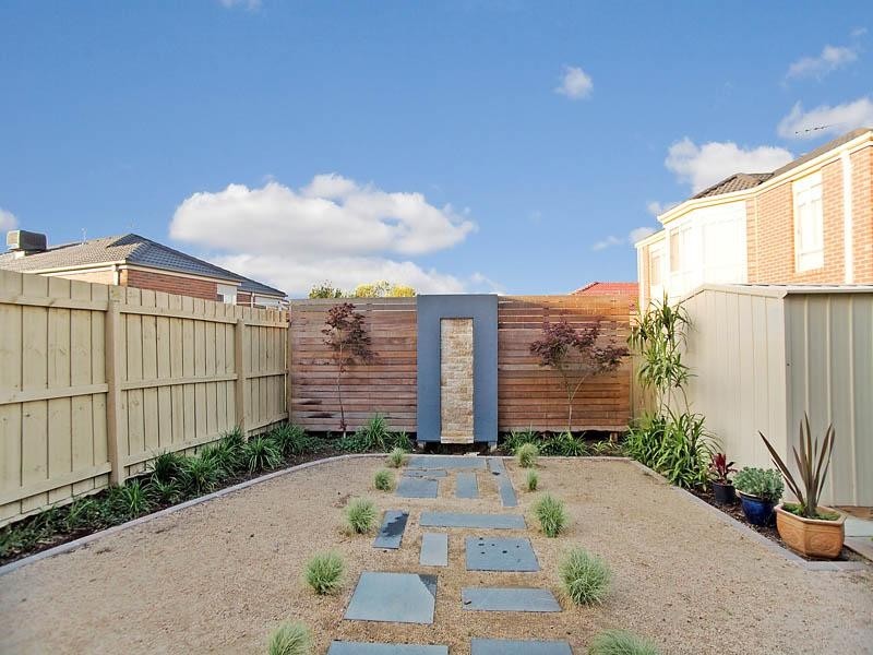 25 Regency Road, Roxburgh Park VIC 3064