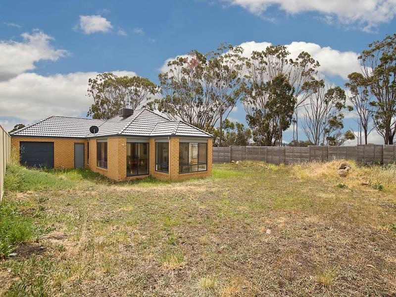 16 Bertrand Court, Craigieburn VIC 3064