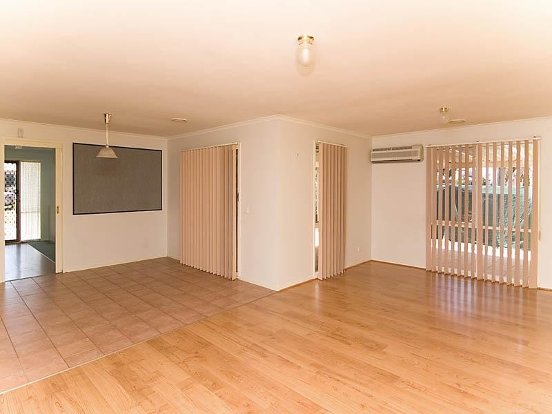 20 Sheridan Way, Roxburgh Park VIC 3064
